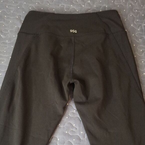 DSG Black Leggings size large - Picture 4 of 6